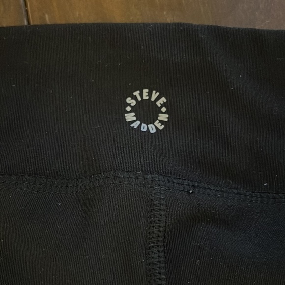 Steve Madden Cropped Leggings - Picture 5 of 5